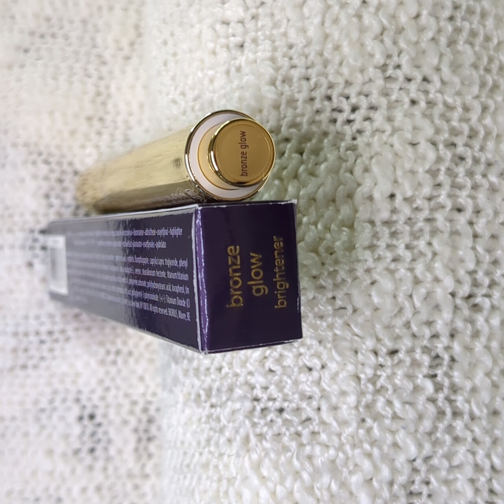 tarte Maracuja Juicy Glow Stick Highlighter in Bronze Glow, 2g/0.07fl oz - Picture 4 of 12